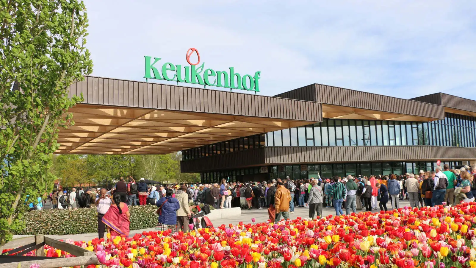 Keukenhof Gardens entrance with visitors