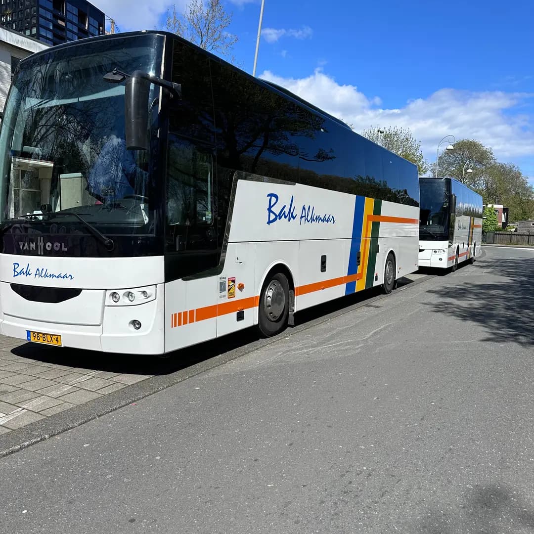 tour bus from Amsterdam to Giethoorn