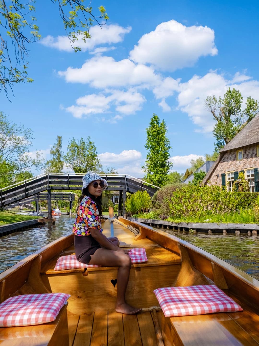 Giethoorn by boat