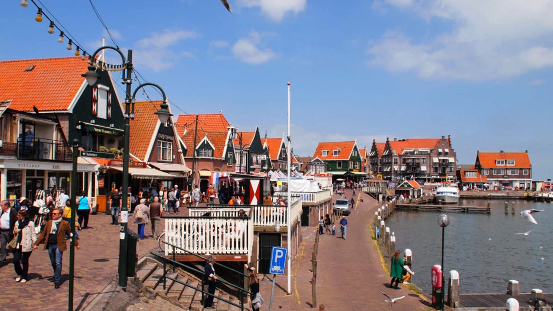 Volendam & Marken: postcard fishing villages on the water